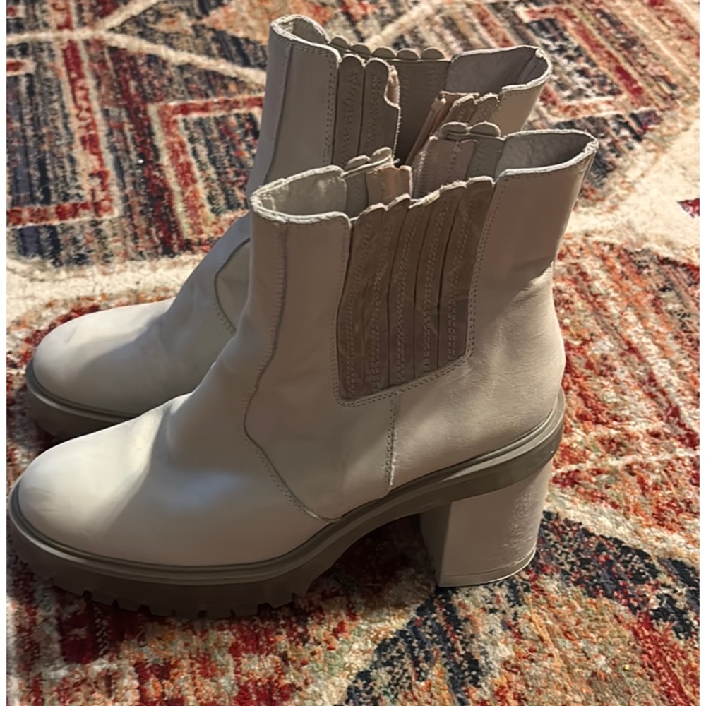 Free People Jame Chelsea Stylish White Ankle Boots
